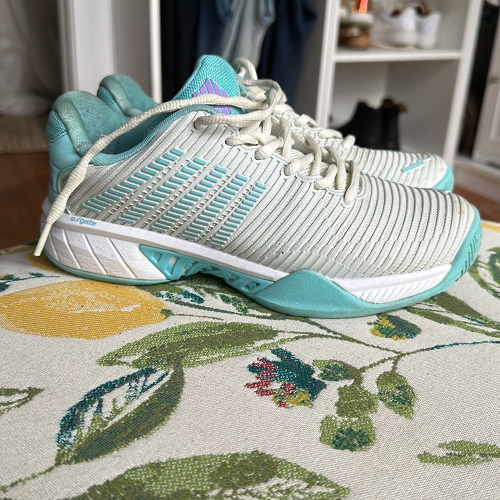 Kswiss Hypercourt express 2 tennis shoes ladies size 8